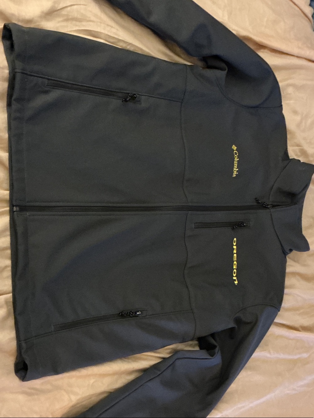 Columbia Men’s Dark Gray Performance Softshell Jacket with Yellow Logos Oregon